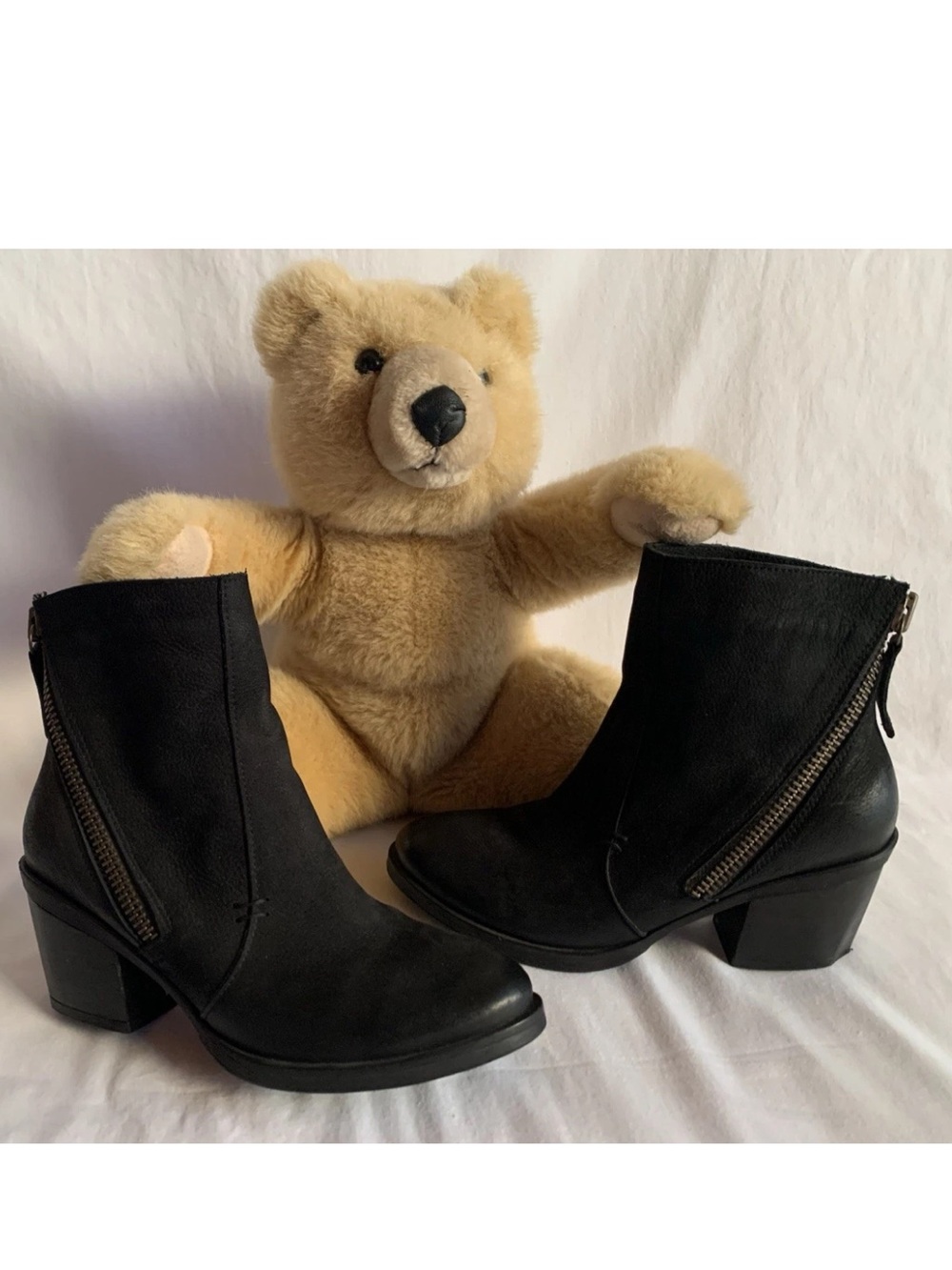 EUC ETHEM BLACK LEATHER SIDE ZIP CHUNKY HEEL ANKLE BOOTIES WOMENS EU36/US 5.5-6M